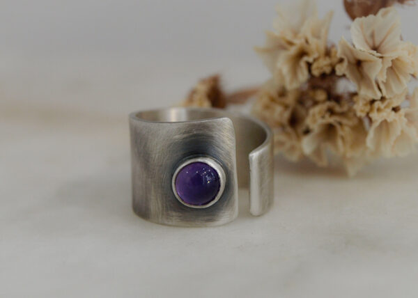 Iris ring - Amethyst gemstone