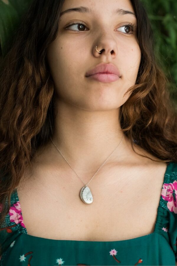 Abalone shell necklace with chain