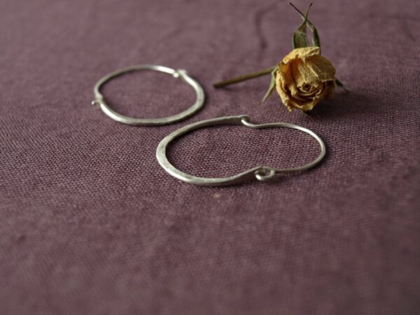 Myrti hammered circle hoop earrings