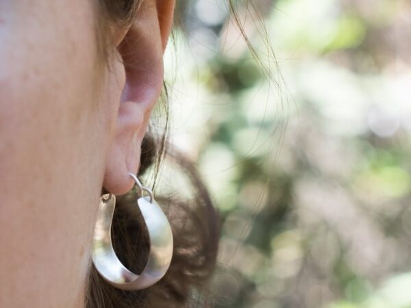 Niso hoop earrings